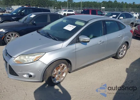 2013 Ford Focus Titanium z USA, uszkodzony, nr VIN 1FADP3J21DL378966